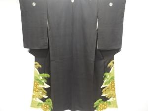 アンティーク　縮緬笠松模様刺繍留袖